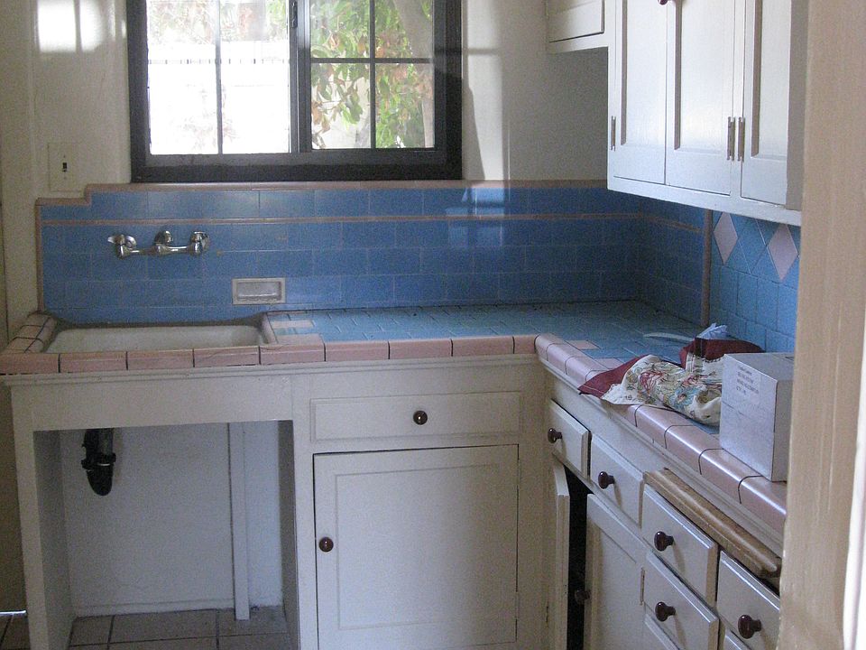 2nd image of 1420 N Broadway APT 6