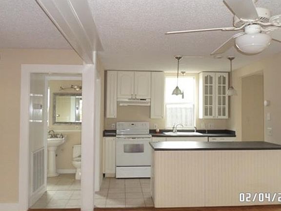 4th image of 405 Lebeau St