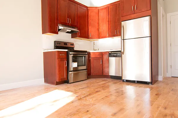 Rented by Strivers Management Group Corp (Brokerage) | media 5