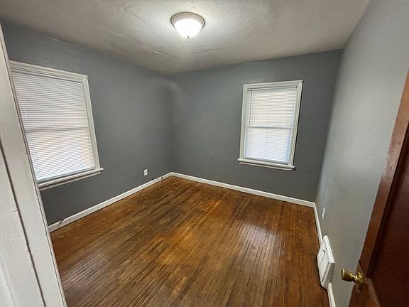 3rd image of 519 S Westwood Ave