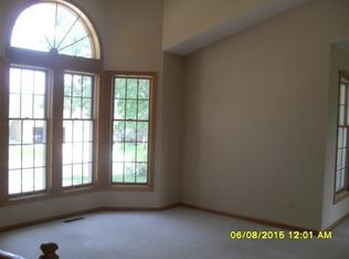 2025 Woodstone Dr, Victoria, MN 55386