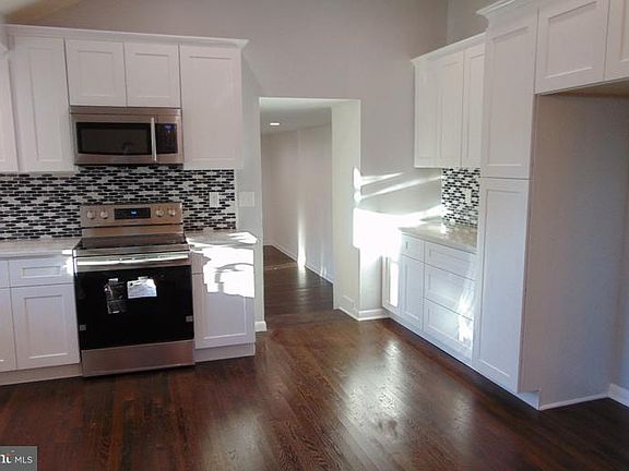 4th image of 109 W Uwchlan Ave