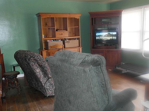 4th image of 3615 Temple Dr