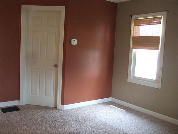 4th image of 2227 Onaota Ave