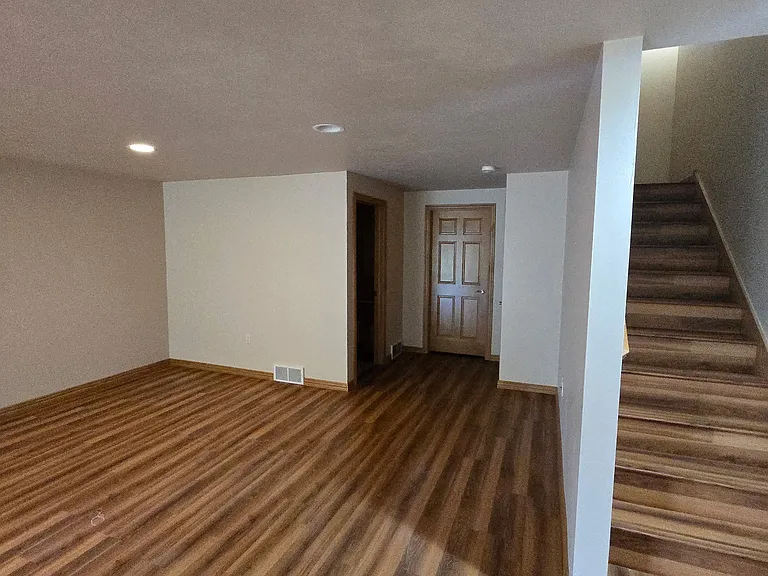 1009 Heyerdahl Hts — Photo 7