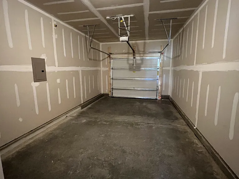 1090 Gemma Dr — Photo 6