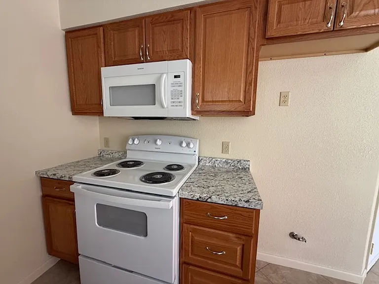 757 Alisons Way — Photo 8