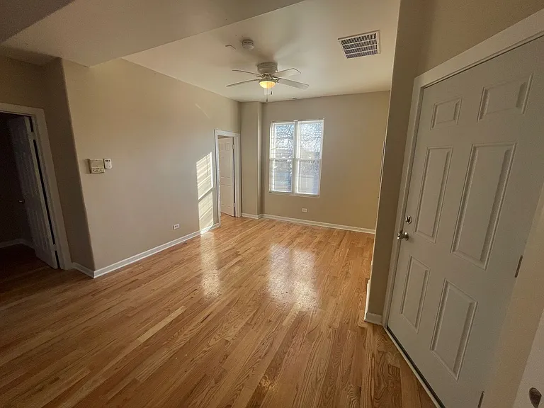 1022 W 64th St #2E — Photo 9