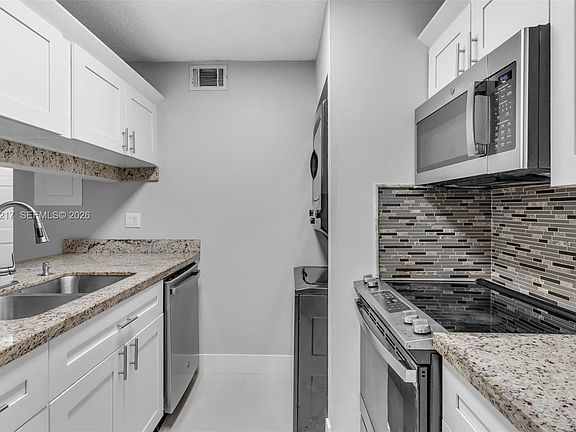4th image of 15665 SW 74th Circle Dr APT 5
