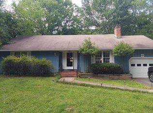 312 Oakwood Ln, Paris, TN 38242