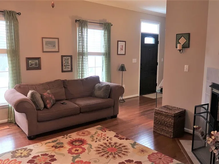 685 Tarrytown Rd — Photo 11