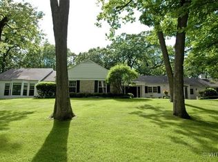 621 Ravine Rd, East Dundee, IL 60118