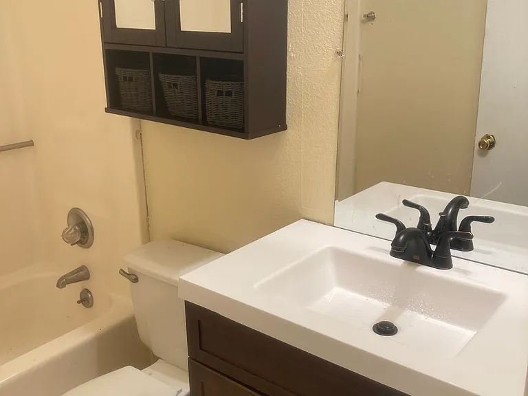 33 Rushwood St #33 — Photo 5