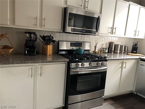 3rd image of 7803 Foxwood Pl