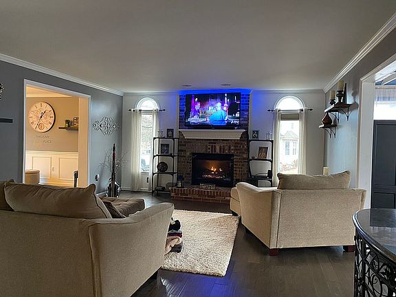 2nd image of 3151 Highland Dr