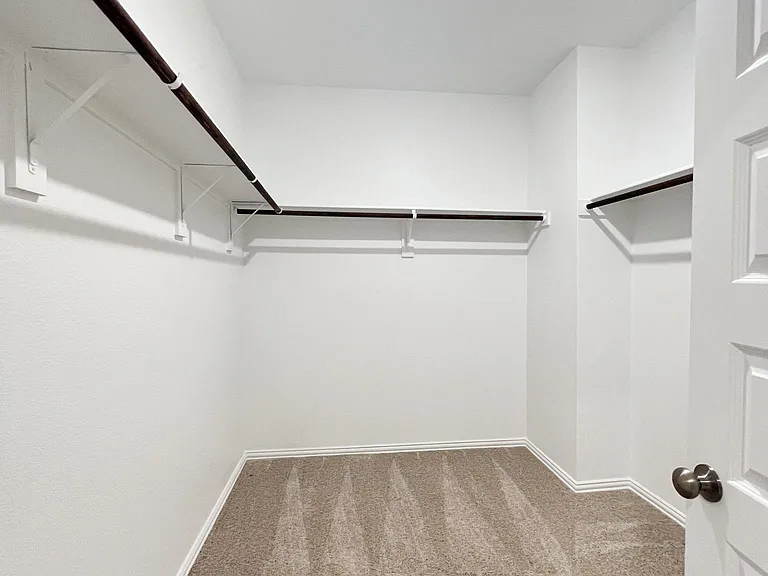 553 Meadow Run Dr — Photo 23