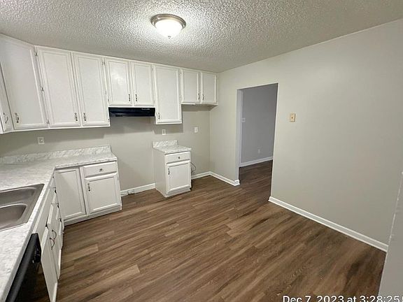 3rd image of 7074 Prather St