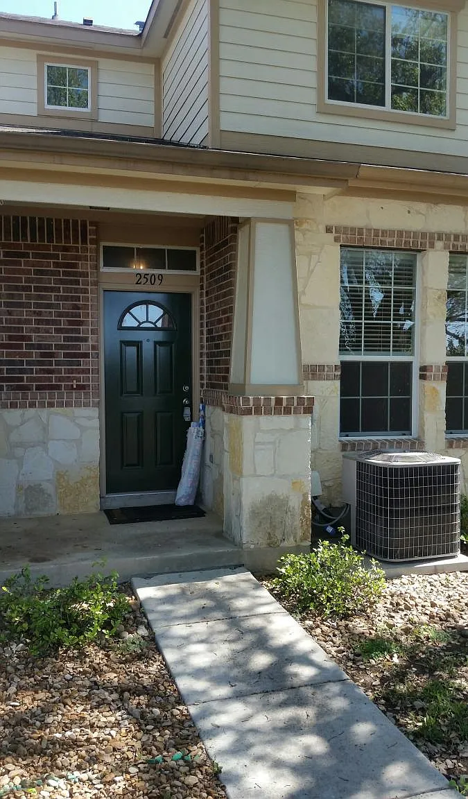 2 bed, 2.5 bath, 1281 sqft, $1,595 — Photo 4