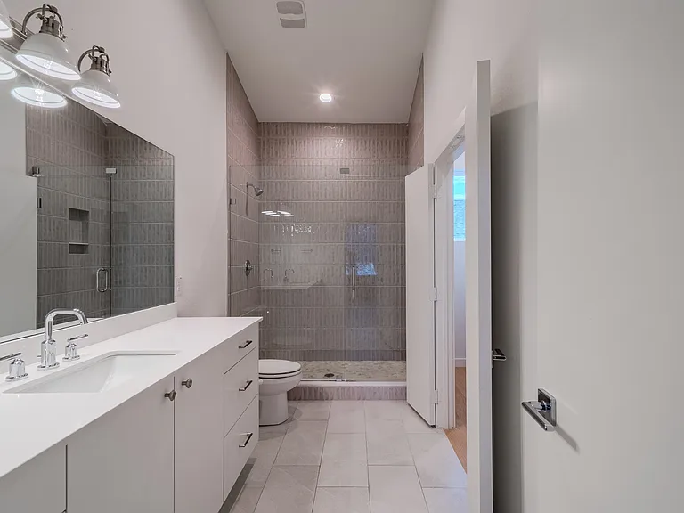6144 Oram St #1 — Photo 7