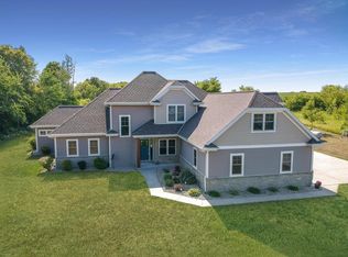 N6511 Weber View Dr, Iron Ridge, WI 53035