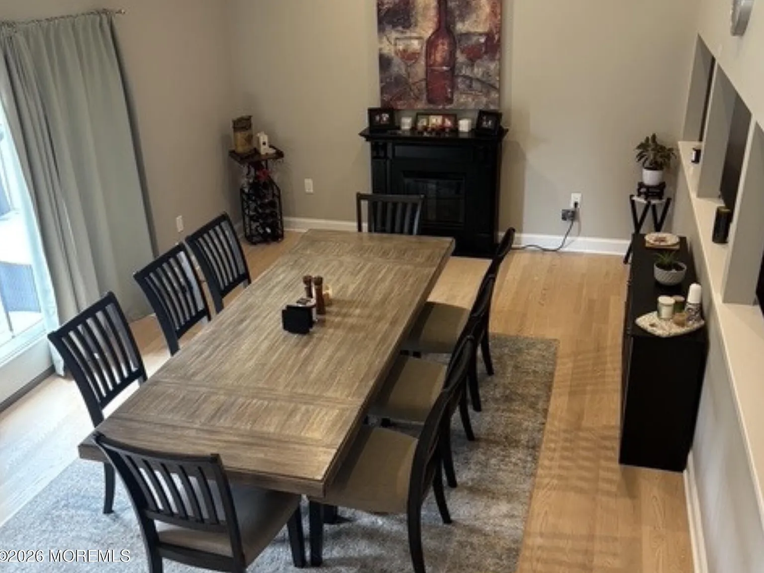 4 bed, 2054 sqft, $4,200 — Photo 4