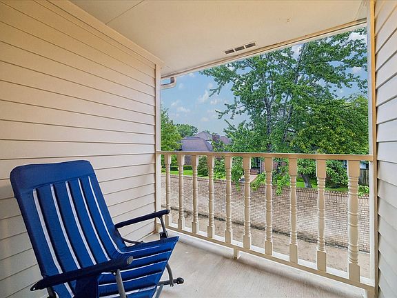 5th image of 7350 Kirby Dr APT 21
