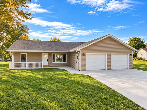 122 2nd St E, Tracy, MN 56175