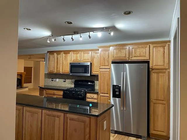 1075 Lalond Ave — Photo 26
