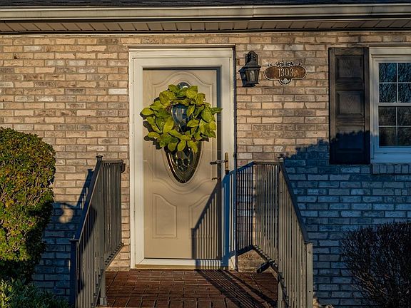 4th image of 1303 Lola Avenue Ext