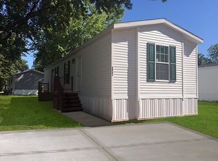 2931 Uri Dr, Bay City, MI 48706