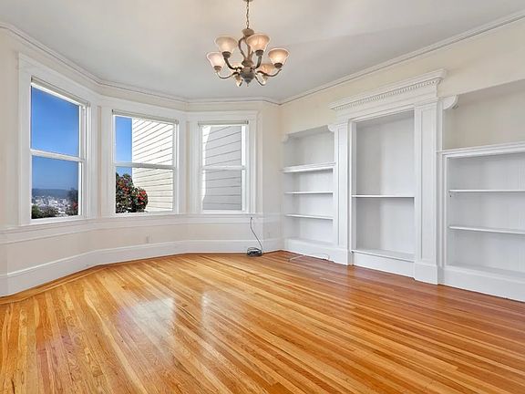 3rd image of 2221 Larkin St APT 4