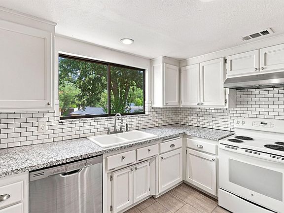 2nd image of 2777 Stone Ln