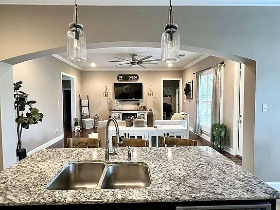 4th image of 110 Safe Haven Dr