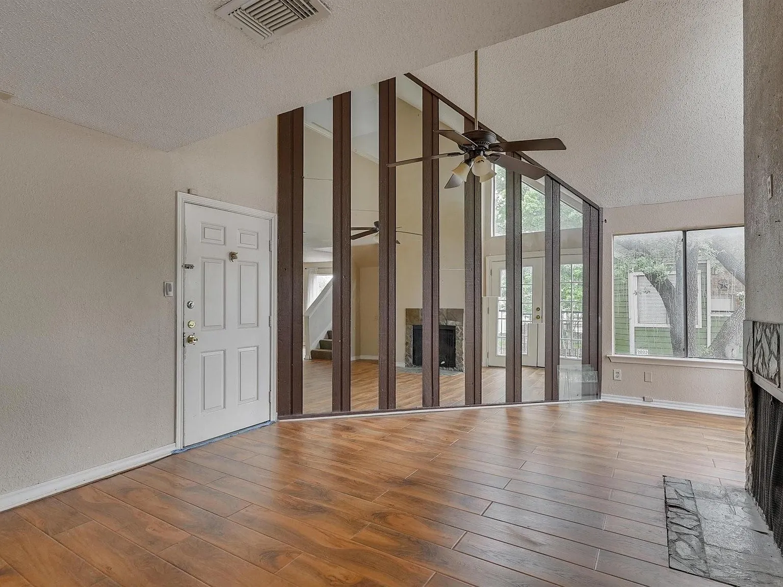 9803 Walnut St — Photo 4