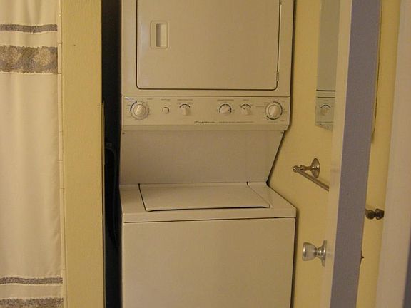 Washer/Dryer in unit