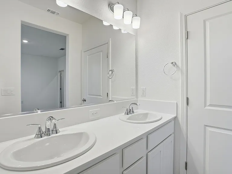 16047 Pirates Cove Ln — Photo 5