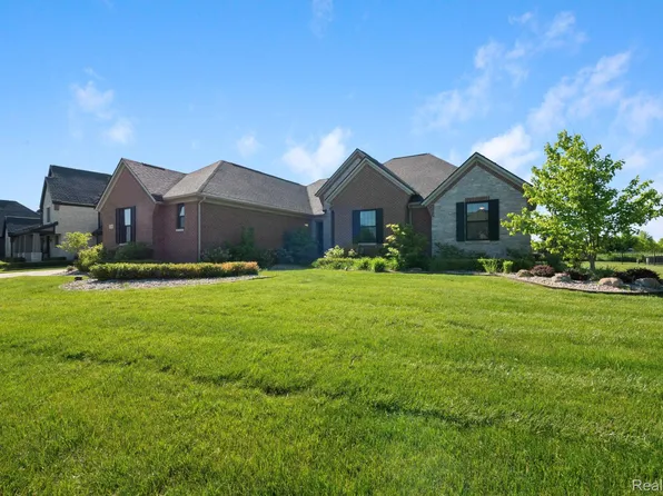 51265 Chamberlin Ct, Northville, MI 48167