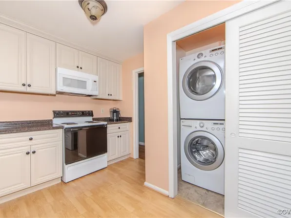 2087 Ditchley Rd, Kilmarnock, VA 22482