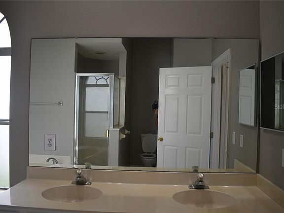 4th image of 480 Eastbridge Dr #B