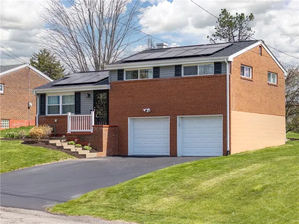 205 Burch Dr, Coraopolis, PA 15108