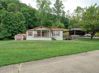 1819 Doctors Creek Rd, Clendenin, WV 25045