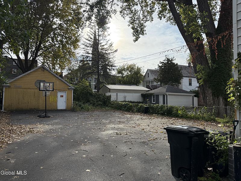 5th image of 1014 Union Street