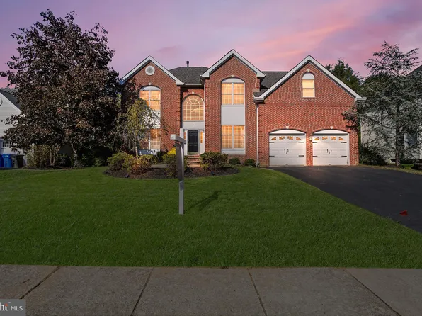 7 Sycamore Ln, Moorestown, NJ 08057