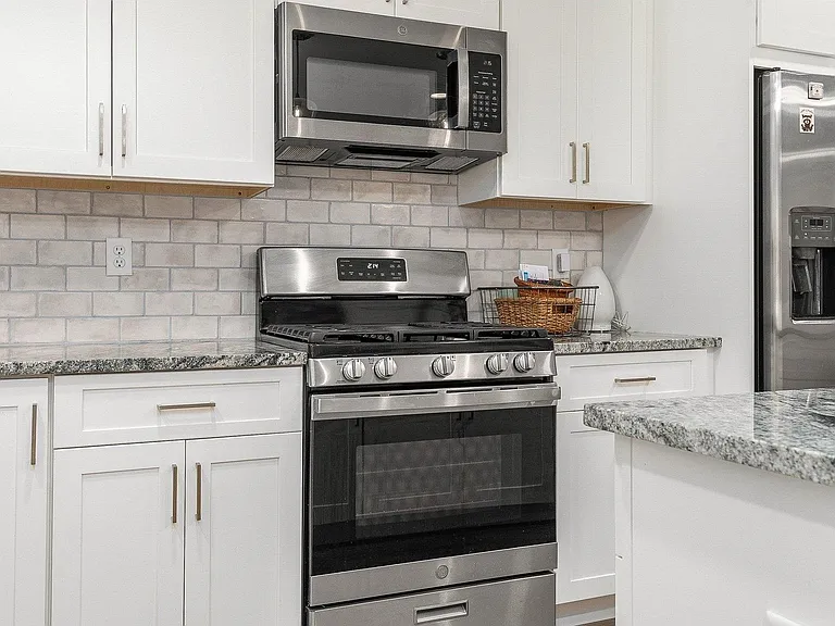 30 Copley Dr — Photo 10