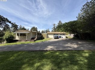 17813 Aqua Vista Ln, Brookings, OR 97415