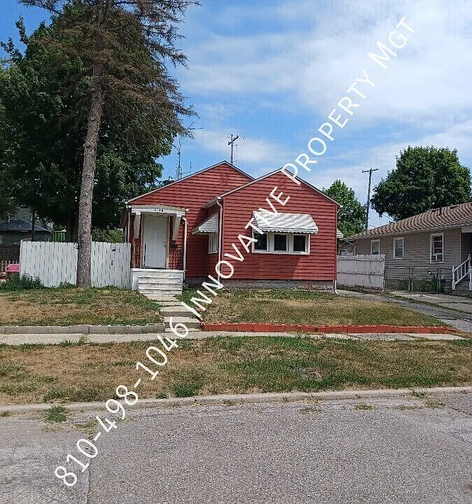 2126 Monteith St