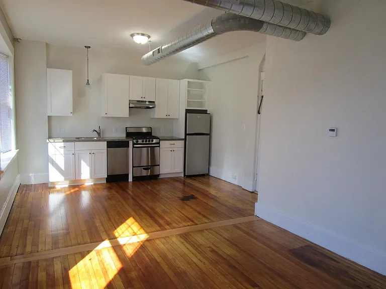 132 S Union St #5 — Photo 2