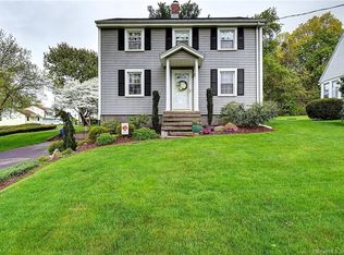 52 Lincoln Rd, Cromwell, CT 06416