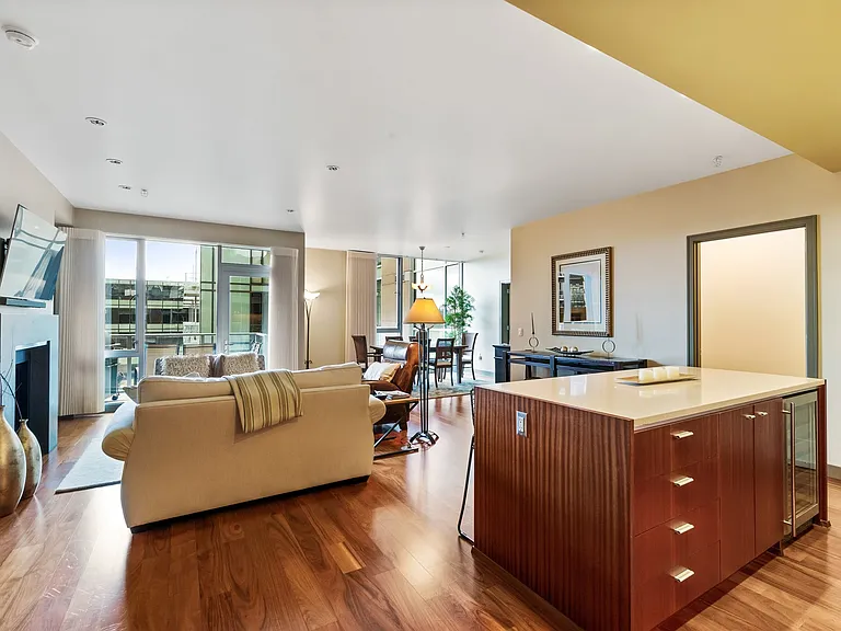 841 S Gaines St #305 — Photo 7