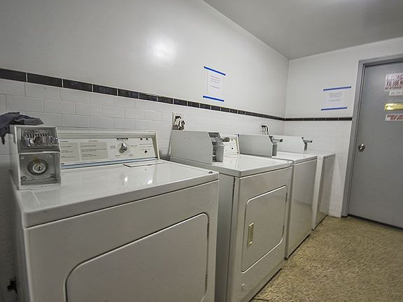 5th image of 68 Jefferson St APT 1B